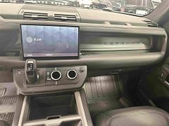 Land Rover Defender 110 3.0T P400 Dark Edition - photo 10