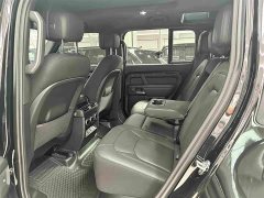 Land Rover Defender 110 3.0T P400 Dark Edition - photo 15