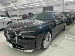 BMW 7 Series 740Li Premier Luxury Package - фото 1