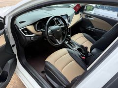 Chevrolet Cruze 320 Automatic Enjoy Sunroof Edition - photo 2