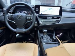 Lexus ES 300h Excellence Edition - ფოტო 10