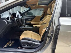 Lexus ES 300h Excellence Edition - ფოტო 12