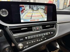 Lexus ES 300h Excellence Edition - ფოტო 19