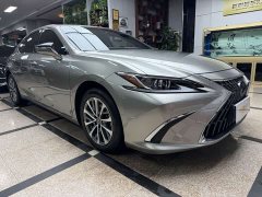 Lexus ES 300h Excellence Edition - ფოტო 3