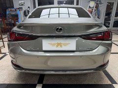 Lexus ES 300h Excellence Edition - ფოტო 5