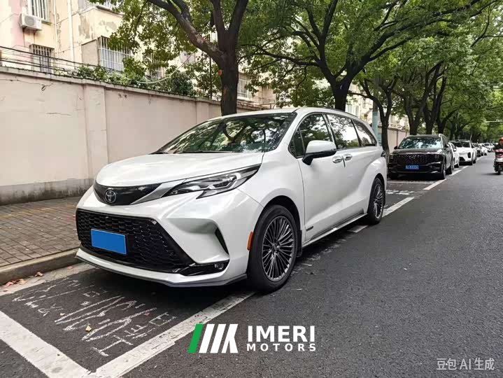 Toyota Sienna 2.5L Hybrid Premium Edition - car from China
