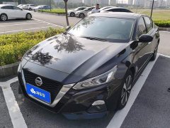 Nissan Teana 2.0L XL Comfort - ფოტო 1