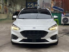 Ford Focus Hatchback EcoBoost 180 Automatic ST Line - ფოტო 3