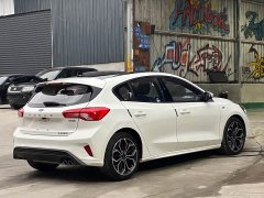 Ford Focus Hatchback EcoBoost 180 Automatic ST Line - ფოტო 6