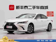 Lexus ES 300h Excellence Edition - фото 1