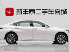 Lexus ES 300h Excellence Edition - фото 3