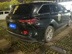 Toyota Sienna 2.5L Hybrid Comfort Edition - ფოტო 3