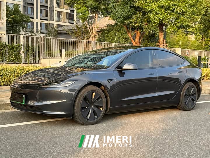 Tesla Model 3 Rear-Wheel Drive