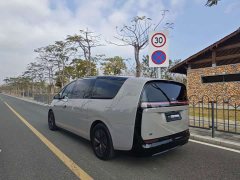 Li Auto Li Xiang MEGA Ultra - ფოტო 4