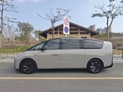 Li Auto Li Xiang MEGA Ultra - ფოტო 9