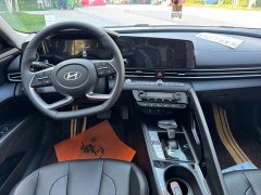Hyundai Elantra 1.5L CVT Luxury - фото 8