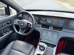 Li Auto ONE Extended Range 6-Seater - ფოტო 11