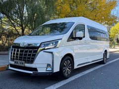 Toyota HIACE 3.5L Automatic - ფოტო 1