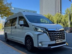 Toyota HIACE 3.5L Automatic - ფოტო 3