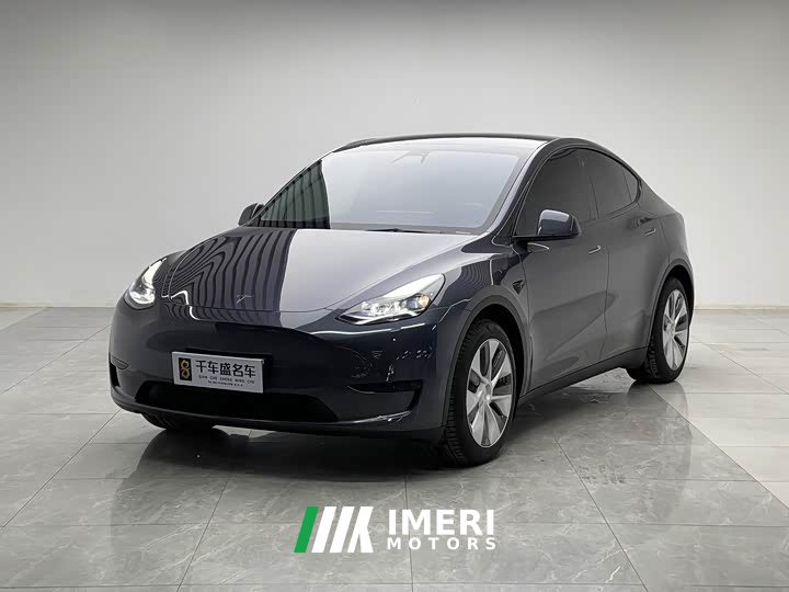 Tesla Model Y Facelift Rear-Wheel Drive