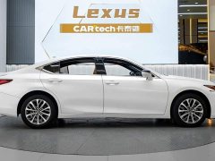 Lexus ES 200 Excellence Edition - ფოტო 4