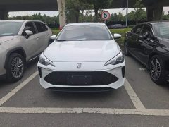 SAIC MG i5 1.5L CVT Luxury - фото 2