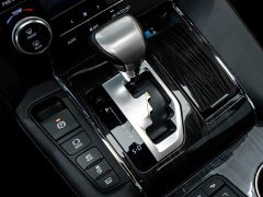 Lexus LM 300h Four-Seat Royal Edition - photo 19