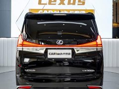 Lexus LM 300h Four-Seat Royal Edition - photo 5