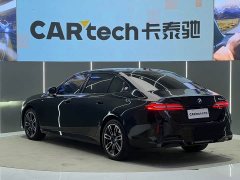 BMW 5 Series 525Li M Sport Package - ფოტო 11