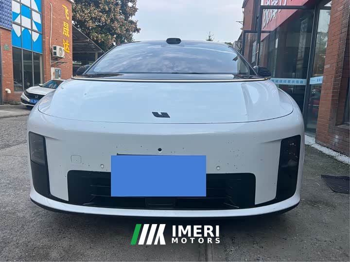 Li Auto i8 Standard Edition - автомобиль из Китая