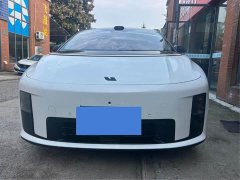 Li Auto i8 Standard Edition - фото 1
