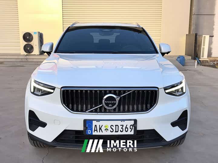 Volvo XC40 B3 Smart Remote Luxury Edition - автомобиль из Китая