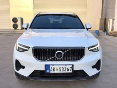 Volvo XC40 B3 Smart Remote Luxury Edition - фото 1