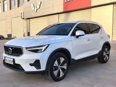 Volvo XC40 B3 Smart Remote Luxury Edition - фото 2