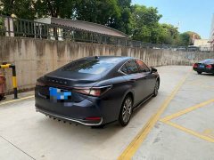 Lexus ES 200 Premium Edition - ფოტო 3