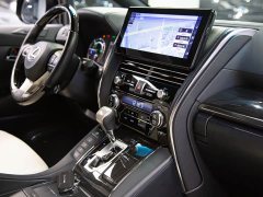 Lexus LM 300h Four-Seat Royal Edition - photo 6