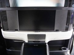 Lexus LM 300h Four-Seat Royal Edition - photo 8