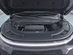 Li Auto L7 Pro - ფოტო 10