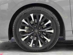 Toyota Vellfire Crown Hybrid 2.5L Executive Premier Edition - photo 4
