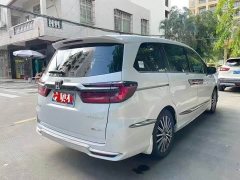 Honda Odyssey 2.0L e:HEV Luxury - ფოტო 6