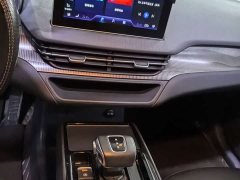 FAW Red Flag E-QM5 Facelift Base Mobility Edition - ფოტო 7