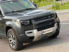 Land Rover Defender 110 3.0T P400 Dark Edition - photo 5