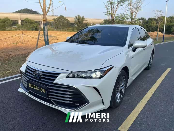 Toyota Avalon Hybrid 2.5L Luxury National V