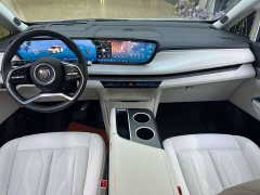 Buick GL8 New Energy Luzun Respect Edition 7-Seater - photo 11