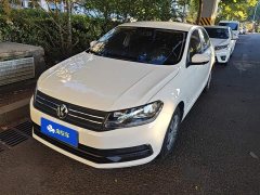 Volkswagen Santana 1.5L Manual Fashion Edition - фото 1