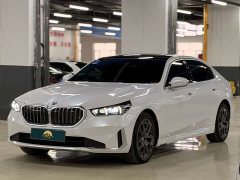 BMW 5 Series 530Li Premier Luxury Package - ფოტო 1