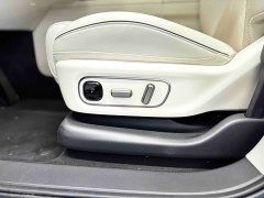 Li Auto i8 Standard Edition - ფოტო 12