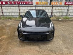 Lynk & Co 03 1.5T DCT Vigor Plus - ფოტო 2