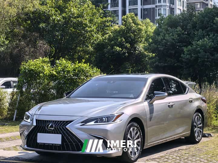 Lexus ES 200 Excellence Edition - ავტომობილი ჩინეთიდან