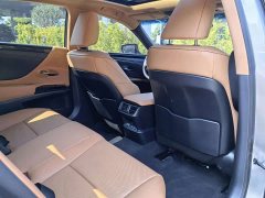 Lexus ES 200 Excellence Edition - ფოტო 11